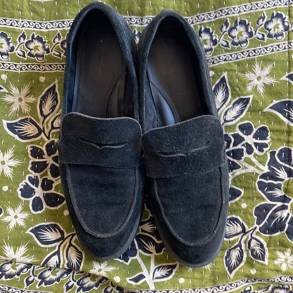 COLE HAAN Newburg Lug Loafer in GREAT CONDITION, the perfect black suede shoe! - Picture 3 of 5